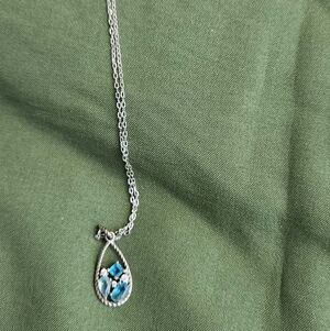 Elegant 925 Silver and Blue Pendant Necklace